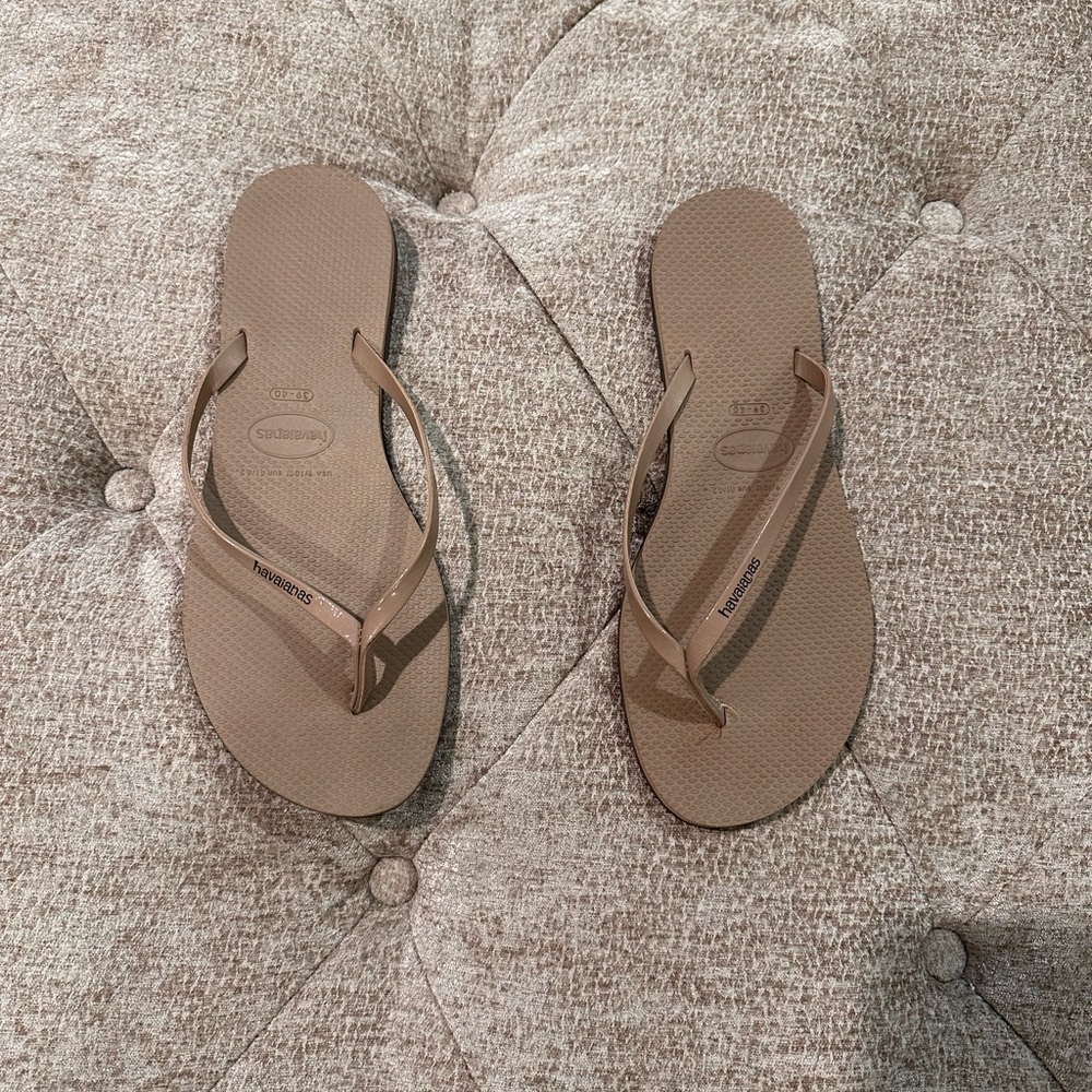 Havaiana’s Flip Flops-Nude